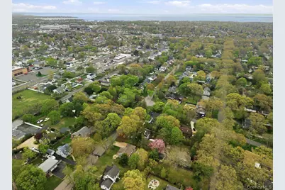 544 Lombardy Boulevard, Brightwaters, NY 11718 - Photo 31