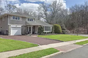 29 Serpentine Ln, Old Bethpage, NY 11804 - Photo 3