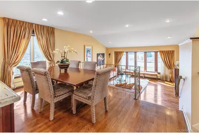 29 Serpentine Lane, Old Bethpage, NY 11804 - Photo 7