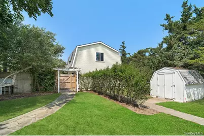 35 Gardners Lane, Hampton Bays, NY 11946 - Photo 17