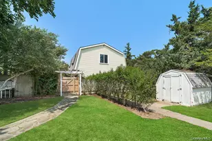 35 Gardners Ln, Hampton Bays, NY 11946 - Photo 17