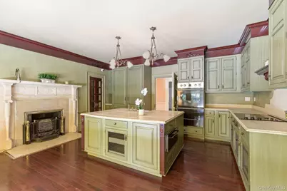 42 Clocktower Lane, Old Westbury, NY 11568 - Photo 27