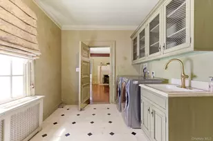 42 Clock Tower Ln, Old Westbury, NY 11568 - Photo 43