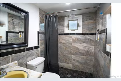 2453D Union Blvd #2A, Islip, NY 11751 - Photo 7