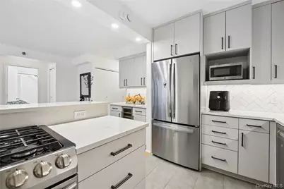 474 48th Avenue #7E, Long Island City, NY 11109 - Photo 5