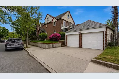 6402 Ellwell Crescent, Rego Park, NY 11374 - Photo 37
