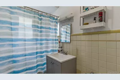 6402 Ellwell Crescent, Rego Park, NY 11374 - Photo 27