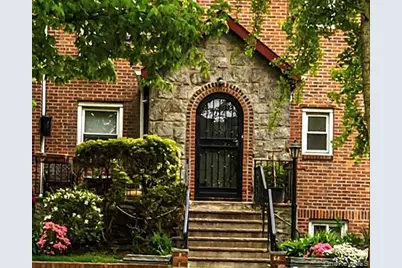 6402 Ellwell Crescent, Rego Park, NY 11374 - Photo 3