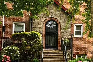 64-02 Ellwell Crescent, Rego Park, NY 11374 - Photo 3