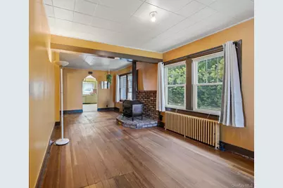 109 Grove Avenue, Patchogue, NY 11772 - Photo 7