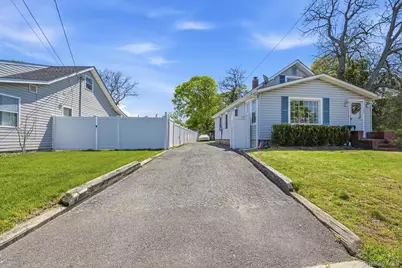 109 Grove Avenue, Patchogue, NY 11772 - Photo 3
