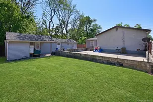683 Broadway, Brentwood, NY 11717 - Photo 15