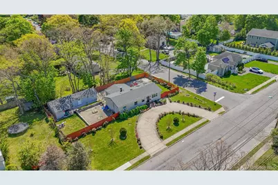 683 Broadway, Brentwood, NY 11717 - Photo 3