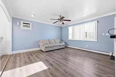 683 Broadway, Brentwood, NY 11717 - Photo 23