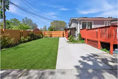 683 Broadway, Brentwood, NY 11717 - Photo 13