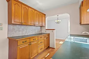 134 E Dover St, Valley Stream, NY 11580 - Photo 11