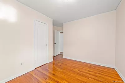 134 E Dover Street, Valley Stream, NY 11580 - Photo 17