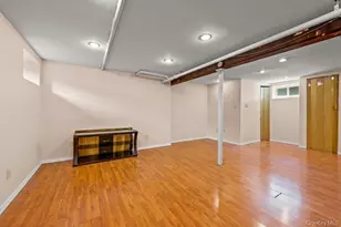 134 E Dover St, Valley Stream, NY 11580 - Photo 25