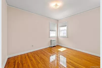 134 E Dover Street, Valley Stream, NY 11580 - Photo 15