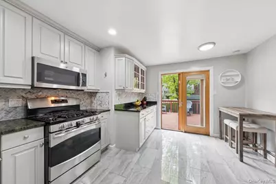 2 Carrigan Avenue, White Plains, NY 10605 - Photo 9