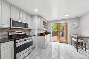 2 Carrigan Ave, White Plains, NY 10605 - Photo 9