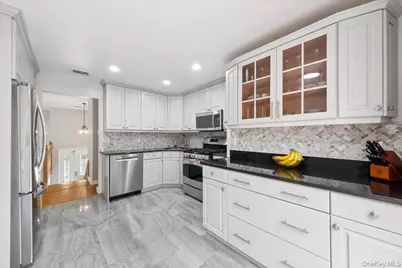 2 Carrigan Avenue, White Plains, NY 10605 - Photo 11