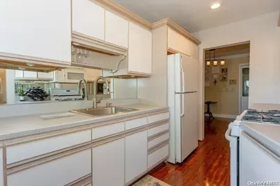 1213 E Broadway #B24, Hewlett, NY 11557 - Photo 9