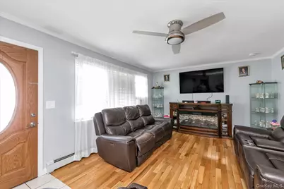 273 Monitor Street, Westbury, NY 11590 - Photo 3
