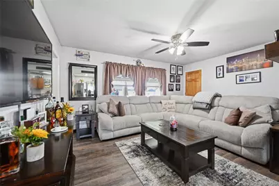 2 Tallow Lane, Levittown, NY 11756 - Photo 9
