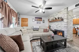 2 Tallow Ln, Levittown, NY 11756 - Photo 7
