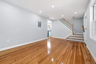 107 E St Marks Pl, Valley Stream, NY 11580 - Photo 9