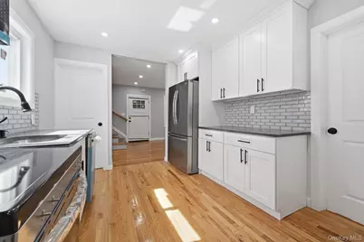 107 E Saint Marks Place, Valley Stream, NY 11580 - Photo 11