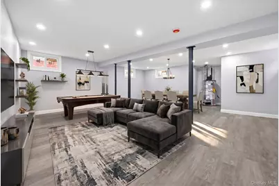 107 E Saint Marks Place, Valley Stream, NY 11580 - Photo 23