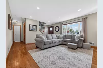 21 Foxcroft Drive, Nanuet, NY 10954 - Photo 7