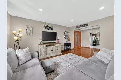 21 Foxcroft Drive, Nanuet, NY 10954 - Photo 5