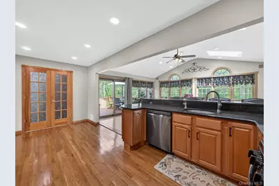 21 Foxcroft Drive, Nanuet, NY 10954 - Photo 13