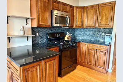216 Westend Avenue #5B, Freeport, NY 11520 - Photo 3