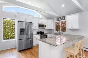 68 W Apollo Dr, Riverhead, NY 11901 - Photo 3