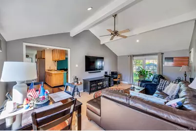 729 Ent Avenue, Westhampton, NY 11978 - Photo 21