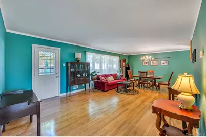 729 Ent Avenue, Westhampton, NY 11978 - Photo 19