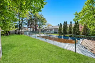 729 Ent Ave, Westhampton, NY 11978 - Photo 9