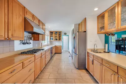 729 Ent Avenue, Westhampton, NY 11978 - Photo 13