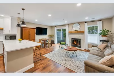 207 Sara Circle, Port Jefferson Station, NY 11776 - Photo 3