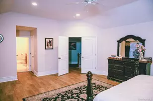 31 Ferraro Dr, Holbrook, NY 11741 - Photo 23