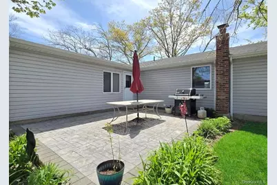 32 Plaza Lane, Selden, NY 11784 - Photo 21