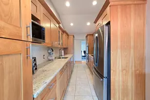 32 Plaza Ln, Selden, NY 11784 - Photo 9