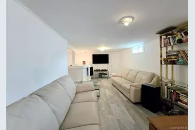 32 Plaza Lane, Selden, NY 11784 - Photo 17