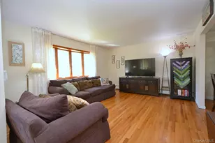 56 Jerome St, Lindenhurst, NY 11757 - Photo 3