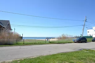 54 Bayview Ave W, Lindenhurst, NY 11757 - Photo 3