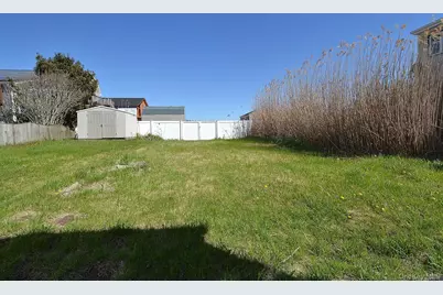 54 Bayview Avenue W, Lindenhurst, NY 11757 - Photo 7